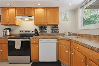3399 Post Road, Warwick, RI 02886 - Photo 5