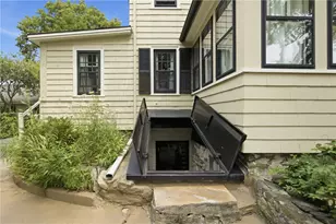 1331 New London Ave, Cranston, RI 02920 - Photo 33