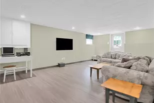 34 Gilbert Stuart Dr, Warwick, RI 02818 - Photo 39