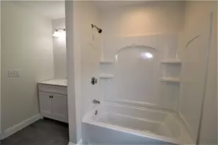 121 Hillcrest Ave, Providence, RI 02909 - Photo 11