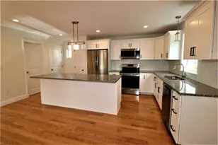 121 Hillcrest Ave, Providence, RI 02909 - Photo 3