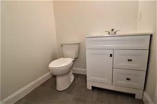 121 Hillcrest Ave, Providence, RI 02909 - Photo 9