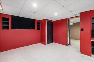33 Moorefield St, Providence, RI 02909 - Photo 7