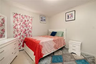 33 Moorefield St, Providence, RI 02909 - Photo 15