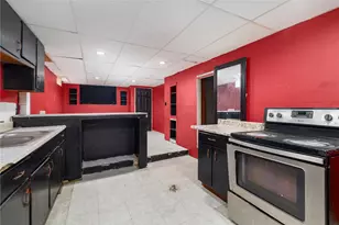 33 Moorefield St, Providence, RI 02909 - Photo 9