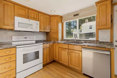 10 Kerins Terrace, Newport, RI 02840 - Photo 9