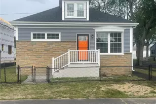 51 Rosella Ave, Pawtucket, RI 02861 - Photo 3