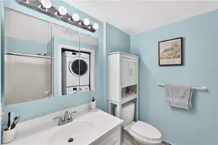 34 Village Ct, West Warwick, RI 02893 - Photo 15