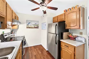 34 Village Ct, West Warwick, RI 02893 - Photo 3
