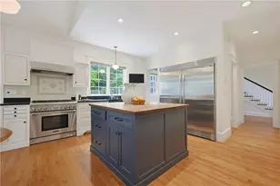 387 Wayland Ave, Providence, RI 02906 - Photo 15