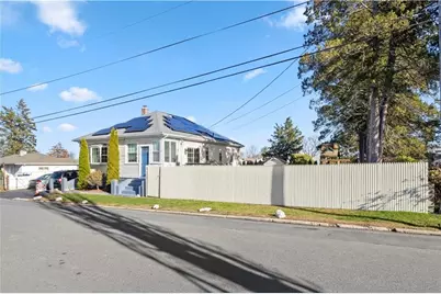 136 Windmill Street, Pawtucket, RI 02860 - Photo 25