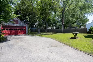 73 Lindy Ave, East Providence, RI 02915 - Photo 5