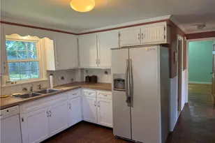 73 Lindy Ave, East Providence, RI 02915 - Photo 23