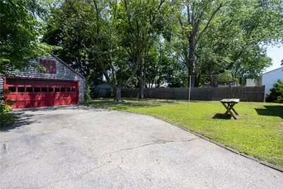 73 Lindy Avenue, East Providence, RI 02915 - Photo 27