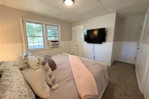 262 Pequot Ave, Warwick, RI 02889 - Photo 11