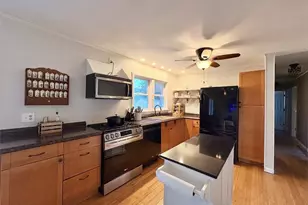 262 Pequot Ave, Warwick, RI 02889 - Photo 3