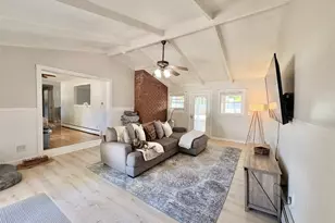 262 Pequot Ave, Warwick, RI 02889 - Photo 15