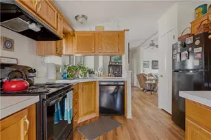 8 North Dr, Portsmouth, RI 02871 - Photo 5