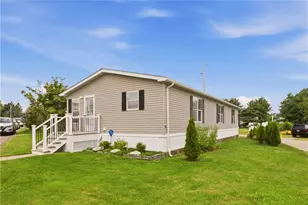 8 North Dr, Portsmouth, RI 02871 - Photo 1