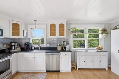 76 Redwood Road, Portsmouth, RI 02871 - Photo 13