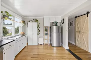 76 Redwood Rd, Portsmouth, RI 02871 - Photo 9