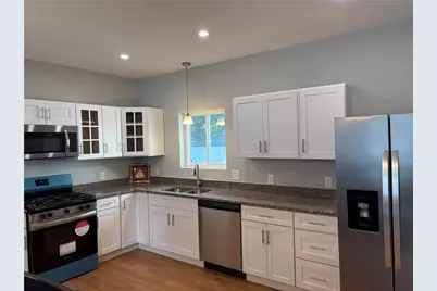 184 Avenue C #M3, Woonsocket, RI 02895 - Photo 3