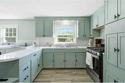 1281 Douglas Avenue, North Providence, RI 02904 - Photo 7