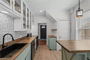 49 Woodbine St, Providence, RI 02906 - Photo 3