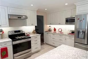 33 Mary Ann Dr, Exeter, RI 02822 - Photo 3