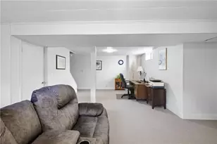 19 Crowfield Dr, Warwick, RI 02888 - Photo 27