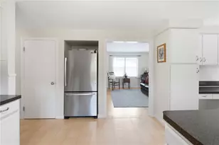 19 Crowfield Dr, Warwick, RI 02888 - Photo 15