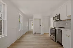 17 Dearborn St, Newport, RI 02840 - Photo 39