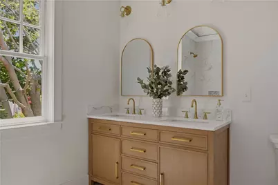 17 Dearborn Street, Newport, RI 02840 - Photo 11