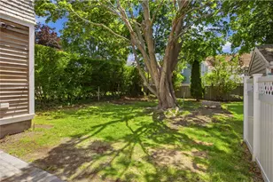 17 Dearborn St, Newport, RI 02840 - Photo 31