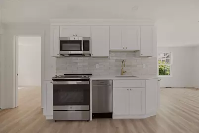 17 Dearborn Street, Newport, RI 02840 - Photo 13