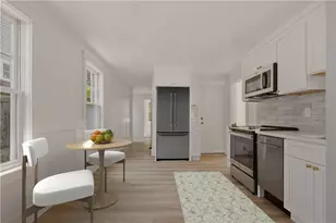 17 Dearborn St, Newport, RI 02840 - Photo 13