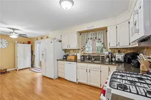 60 Sherman Ave, Cumberland, RI 02864 - Photo 11