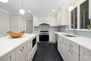 77 Mockingbird Ln, South Kingstown, RI 02879 - Photo 5