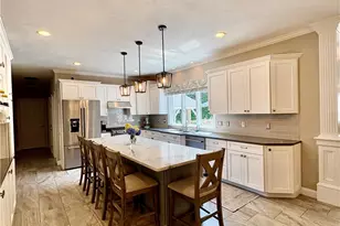 6 Val Jean Dr, Smithfield, RI 02828 - Photo 3