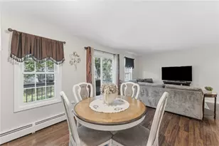 565 Quaker Ln, West Warwick, RI 02893 - Photo 9