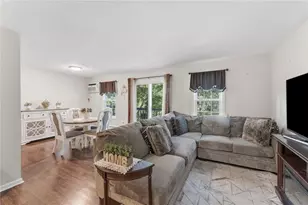 565 Quaker Ln, West Warwick, RI 02893 - Photo 5