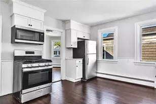 53 Maple Ave, Barrington, RI 02806 - Photo 5