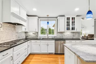 14 Longbrook Dr, Cumberland, RI 02864 - Photo 5