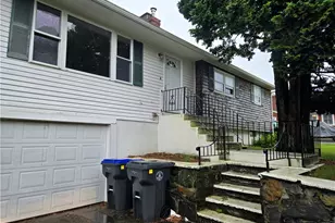 103 Windward Dr, Portsmouth, RI 02871 - Photo 1