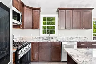 17 Ostend St, Johnston, RI 02919 - Photo 11