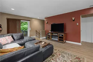 494 Round Hill Ct, Warwick, RI 02886 - Photo 7