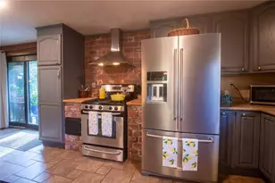 122 Elton Cir, Cranston, RI 02921 - Photo 19