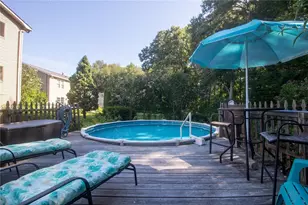 122 Elton Cir, Cranston, RI 02921 - Photo 7
