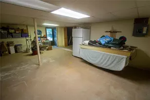 122 Elton Cir, Cranston, RI 02921 - Photo 37
