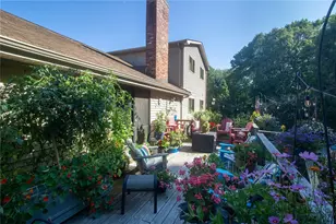 122 Elton Cir, Cranston, RI 02921 - Photo 9